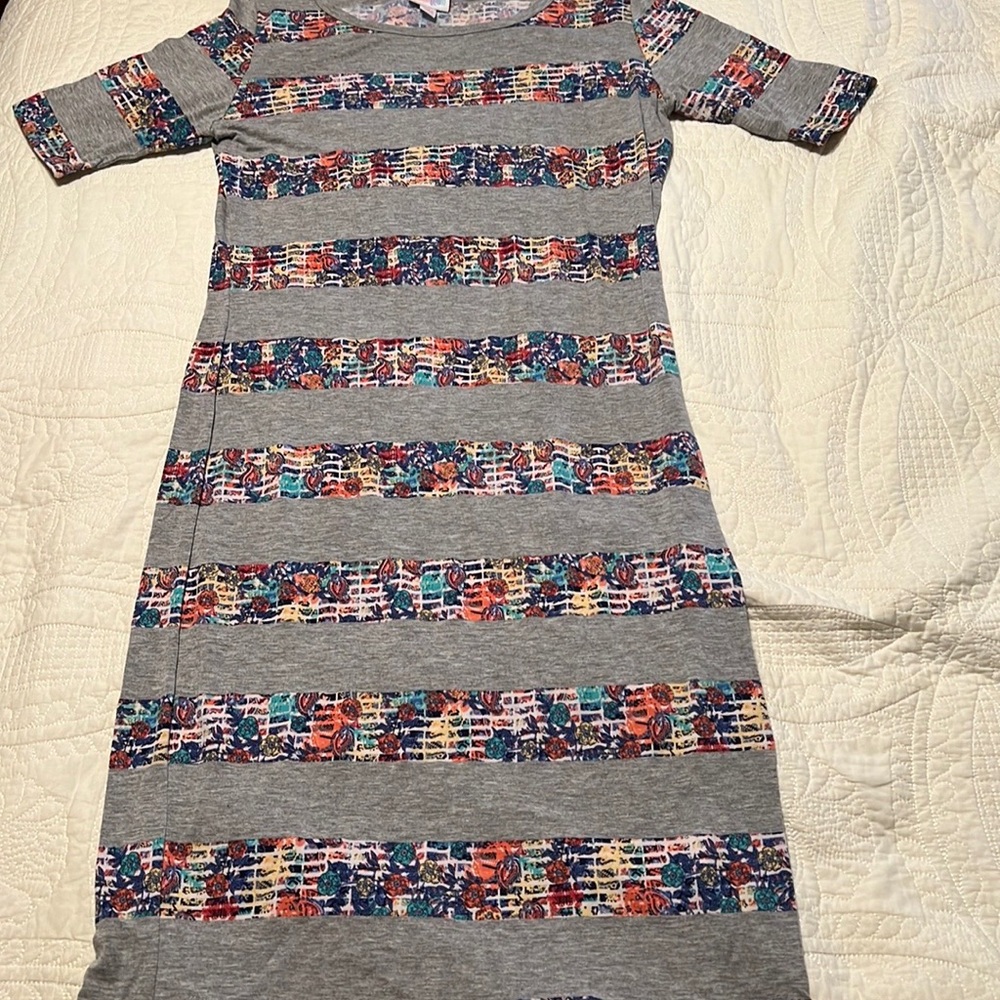 Lularoe Julia dress shirt. Size medium